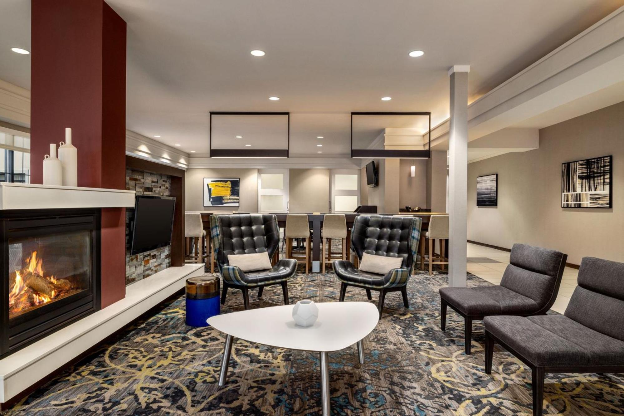 Hotel By Marriott